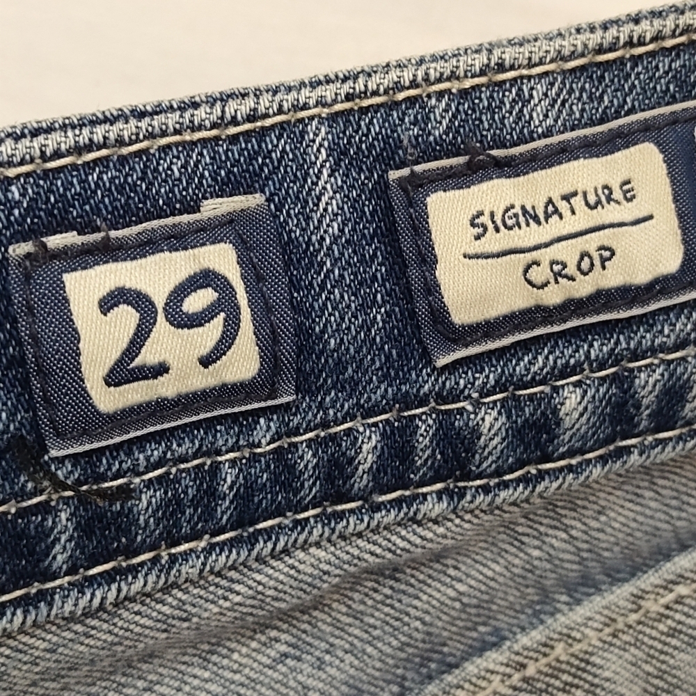 Miss Me Signature Women's Blue Crop Distressed Rhinestones Jeans Size 29 - Picture 8 of 12
